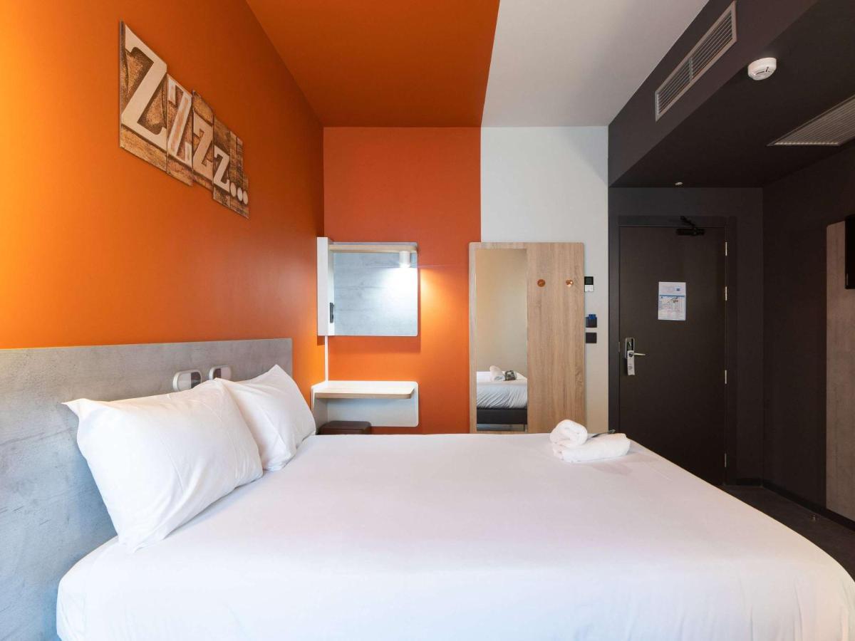 Ibis Budget Madrid Aeropuerto Exterior photo